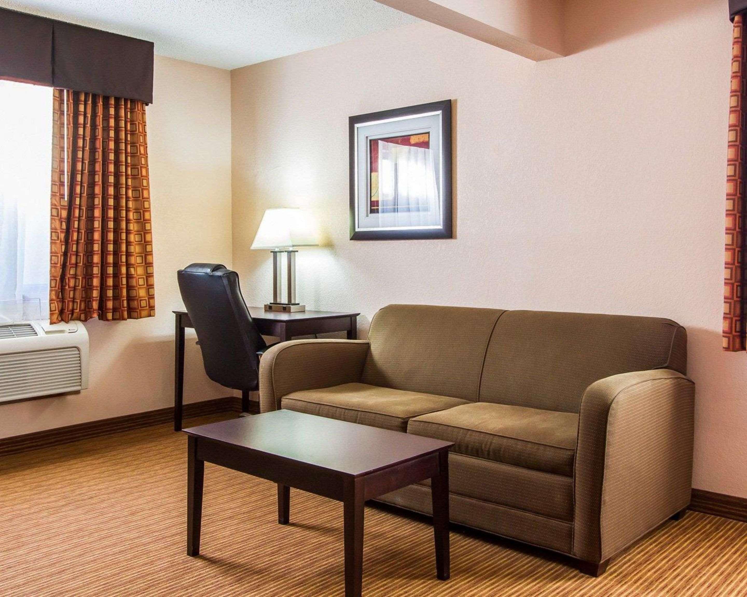 Quality Inn & Suites Ottumwa North Εξωτερικό φωτογραφία