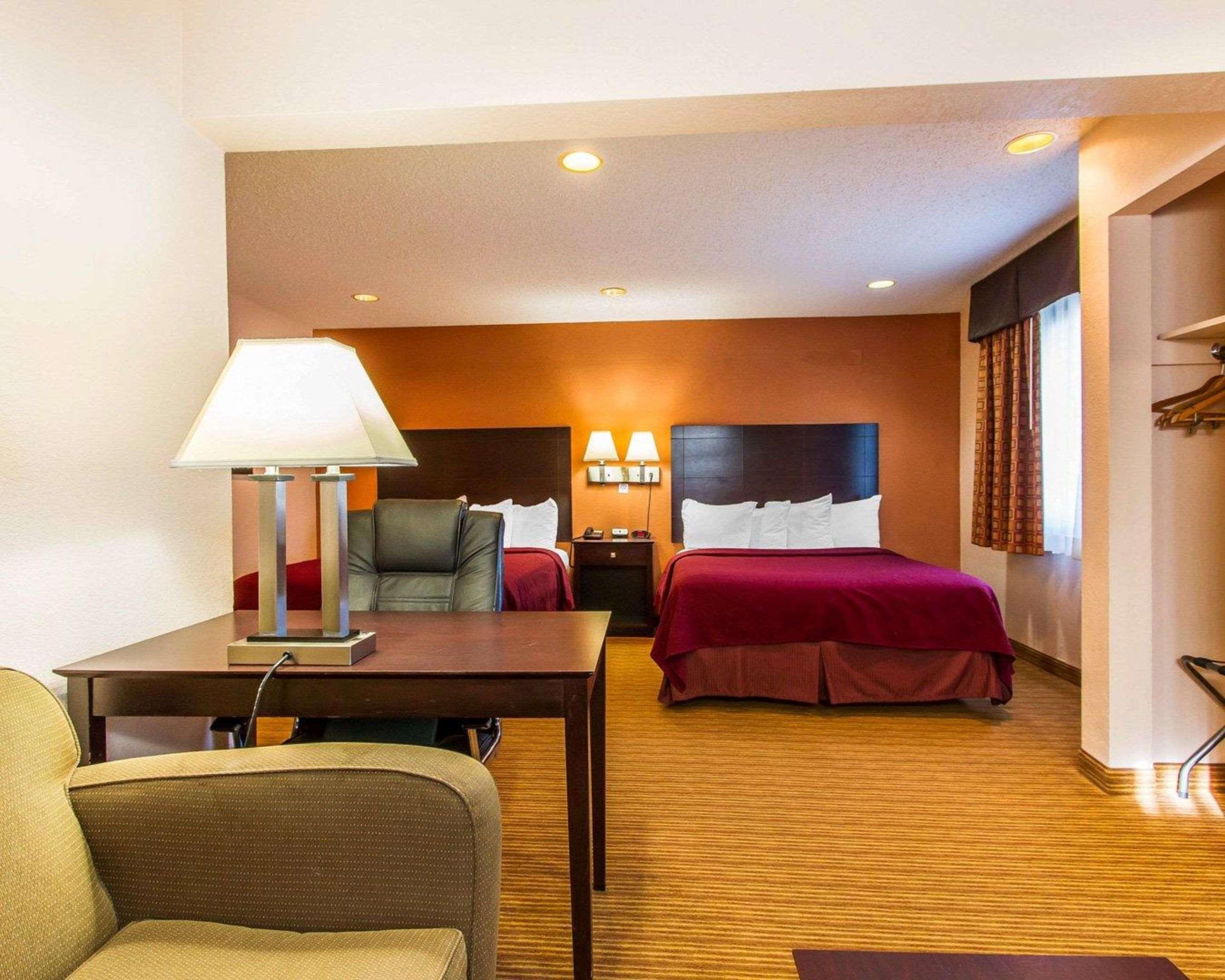 Quality Inn & Suites Ottumwa North Εξωτερικό φωτογραφία