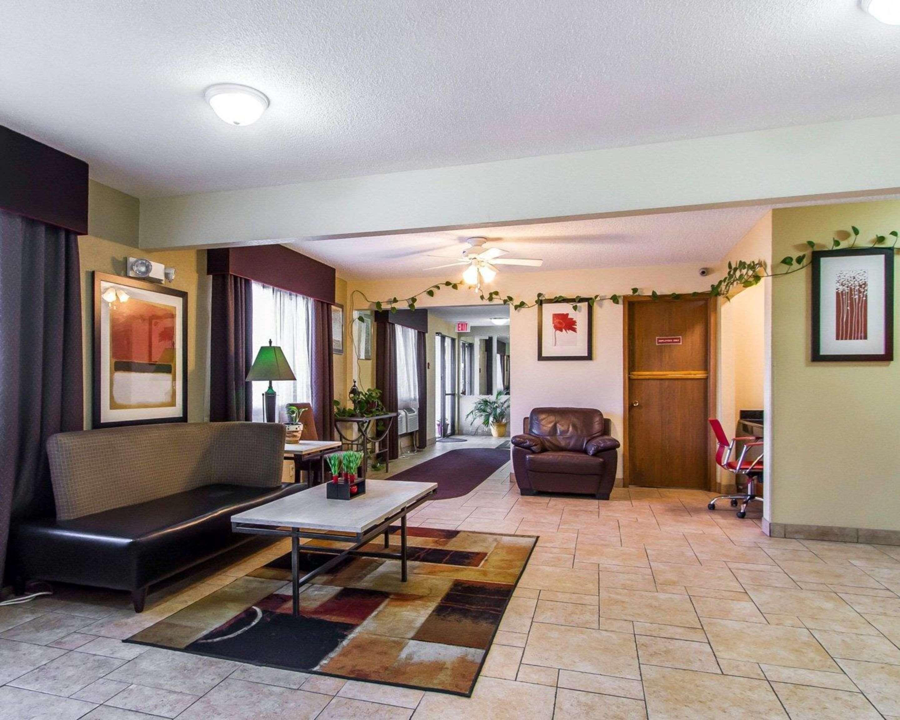 Quality Inn & Suites Ottumwa North Εξωτερικό φωτογραφία