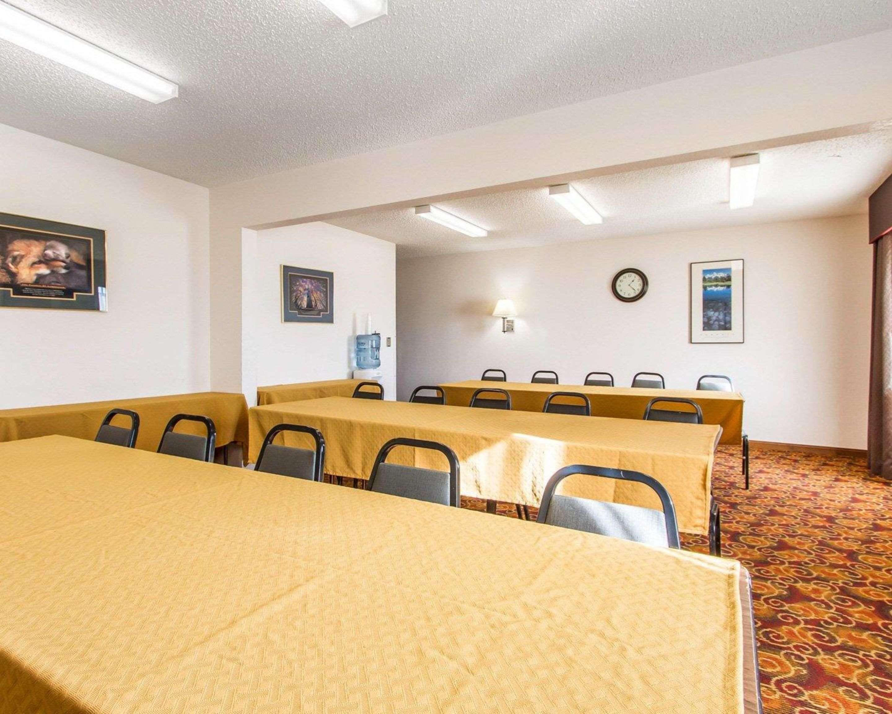 Quality Inn & Suites Ottumwa North Εξωτερικό φωτογραφία