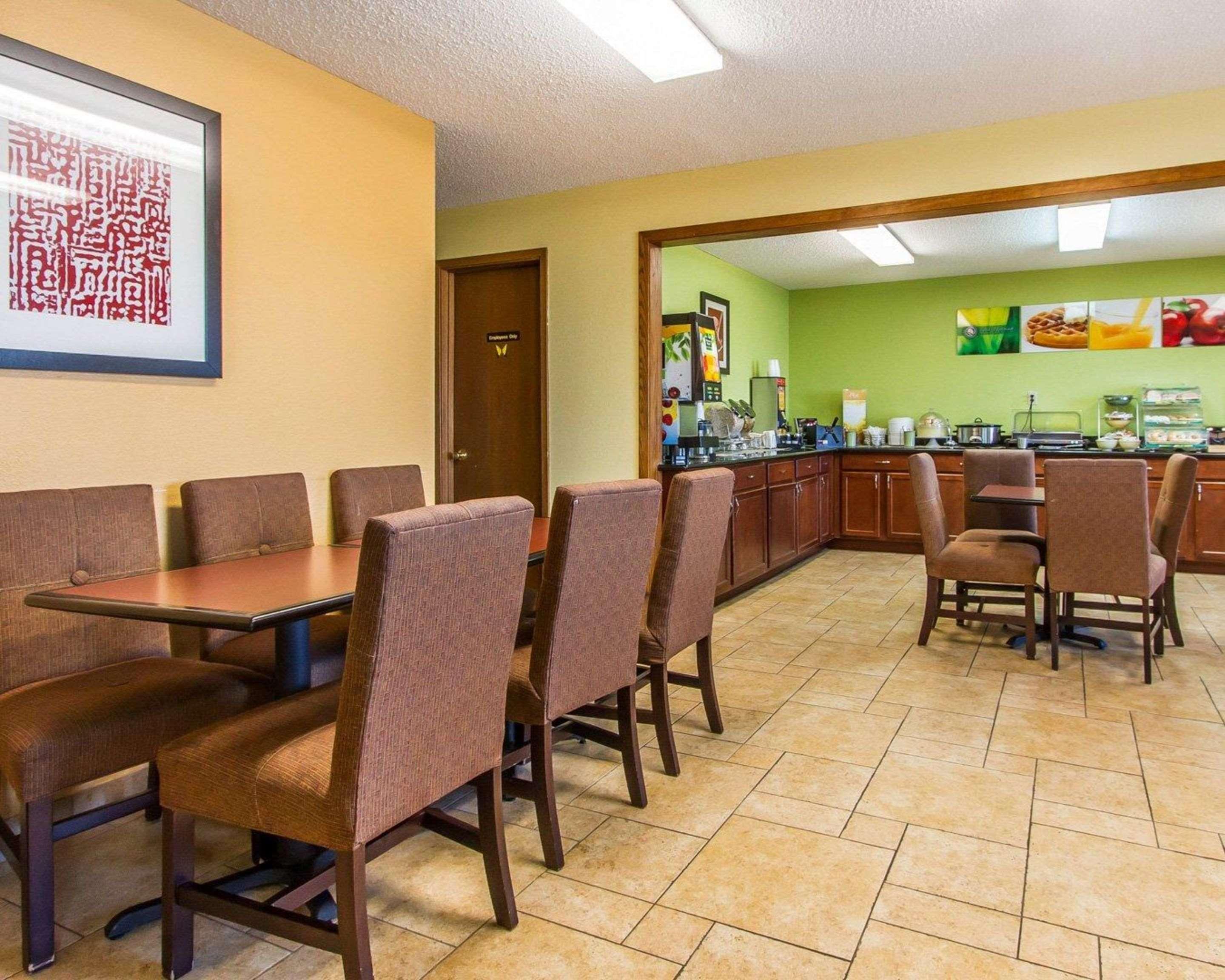 Quality Inn & Suites Ottumwa North Εξωτερικό φωτογραφία