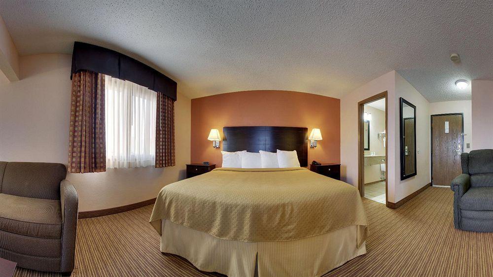 Quality Inn & Suites Ottumwa North Εξωτερικό φωτογραφία