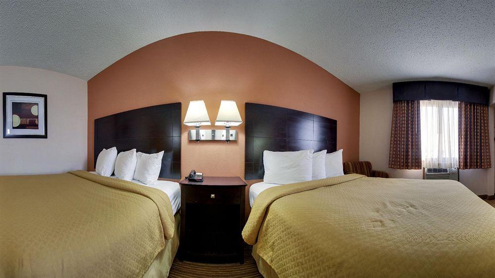 Quality Inn & Suites Ottumwa North Εξωτερικό φωτογραφία