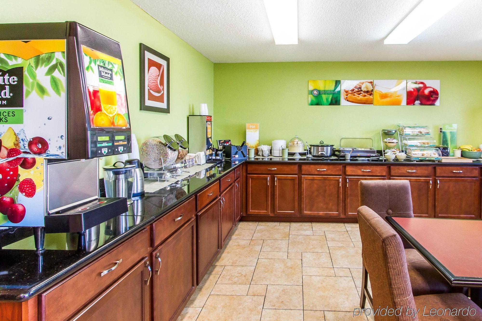 Quality Inn & Suites Ottumwa North Εξωτερικό φωτογραφία
