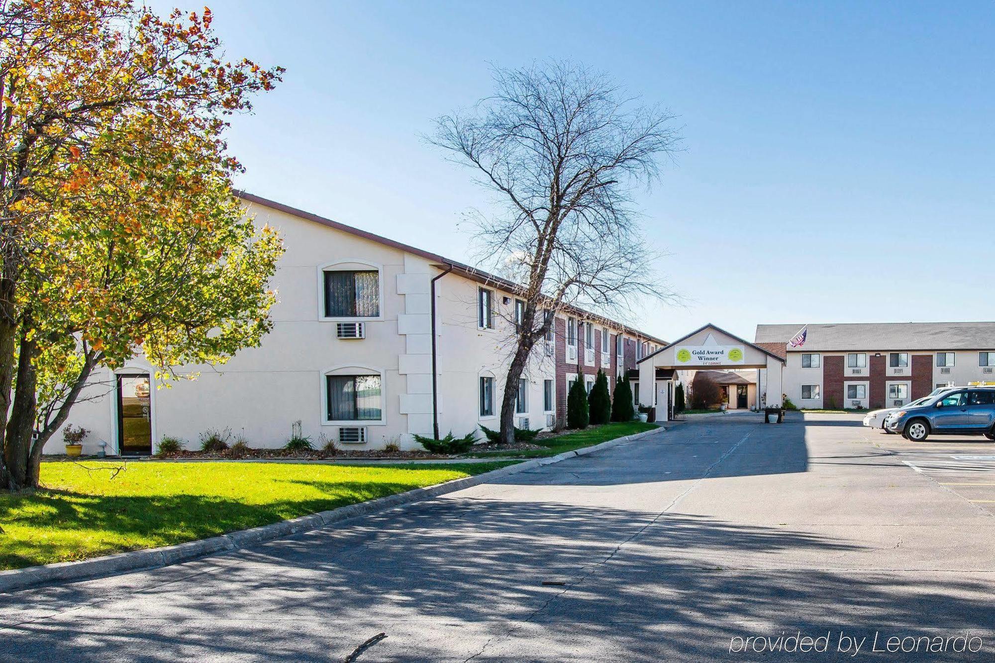 Quality Inn & Suites Ottumwa North Εξωτερικό φωτογραφία