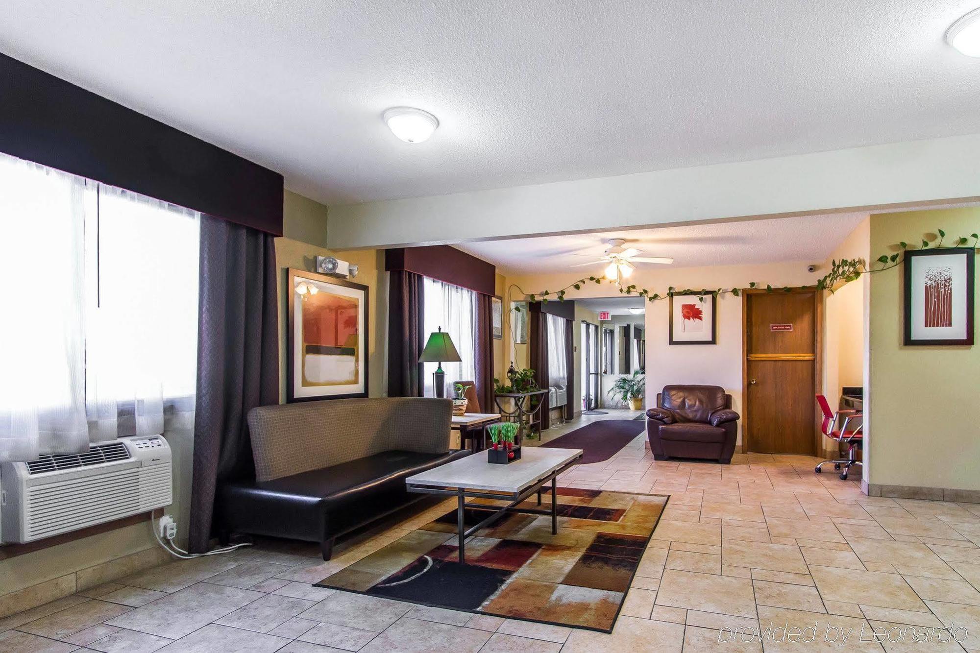 Quality Inn & Suites Ottumwa North Εξωτερικό φωτογραφία