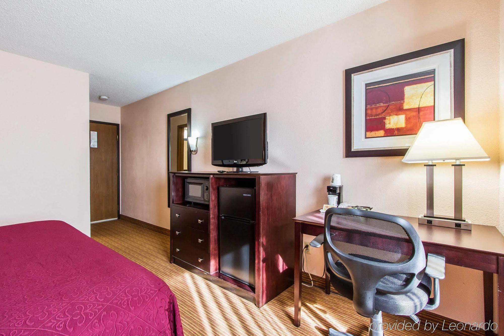 Quality Inn & Suites Ottumwa North Εξωτερικό φωτογραφία