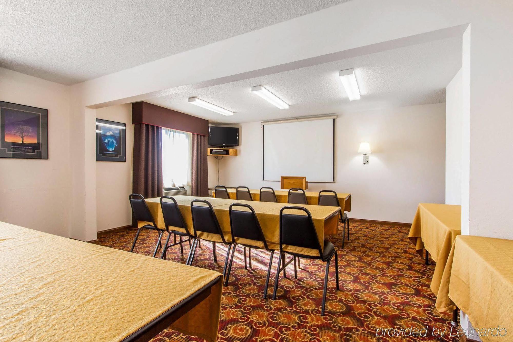 Quality Inn & Suites Ottumwa North Εξωτερικό φωτογραφία