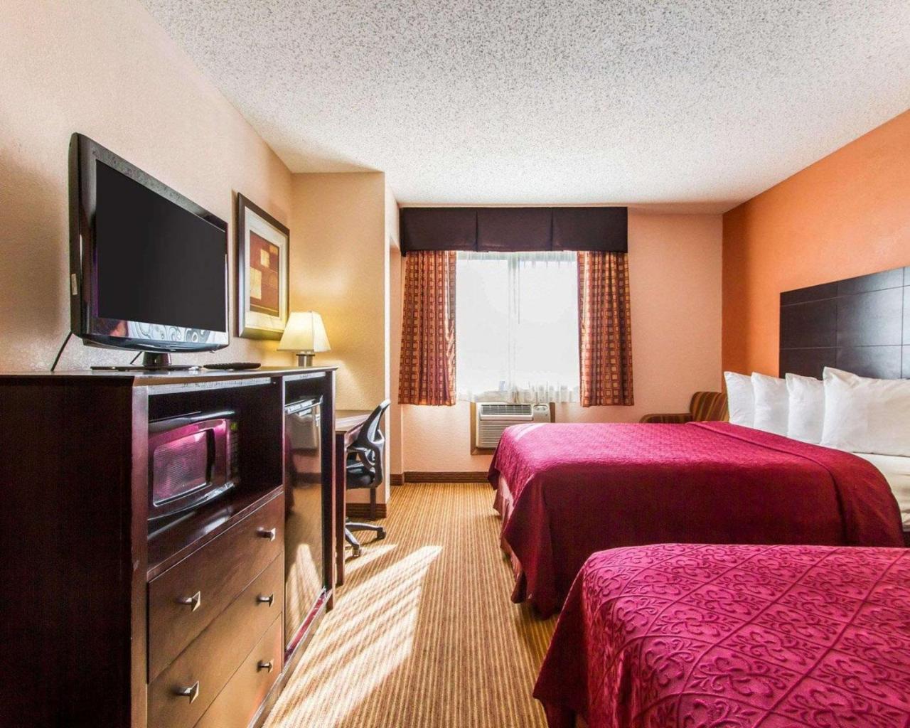 Quality Inn & Suites Ottumwa North Εξωτερικό φωτογραφία